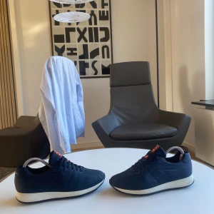 Prada skor - Ett par unika Prada skor parkera inför hösten/vintern. Hör gärna av dig kring funderinga. 