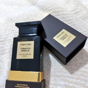 Tom Ford Tobacco Vanille  - Tjo säljer min tom Ford tobacco vanille då jag inte behöver den. Den är helt ny och oanvänd bara skriva ifall du undrar nått 