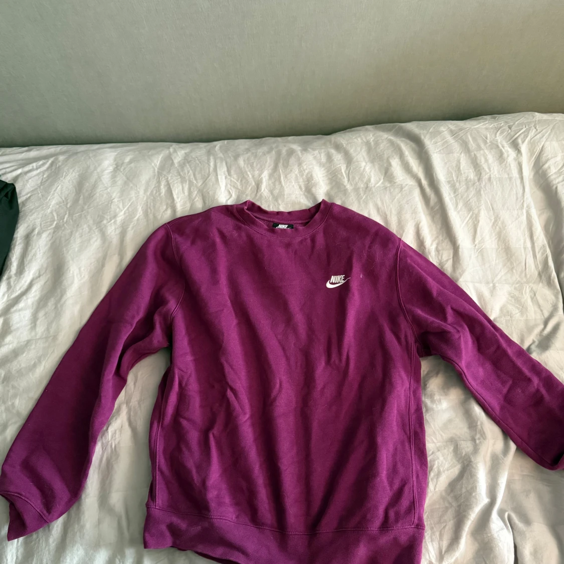 Mörklila Nike sweatshirt i bomull