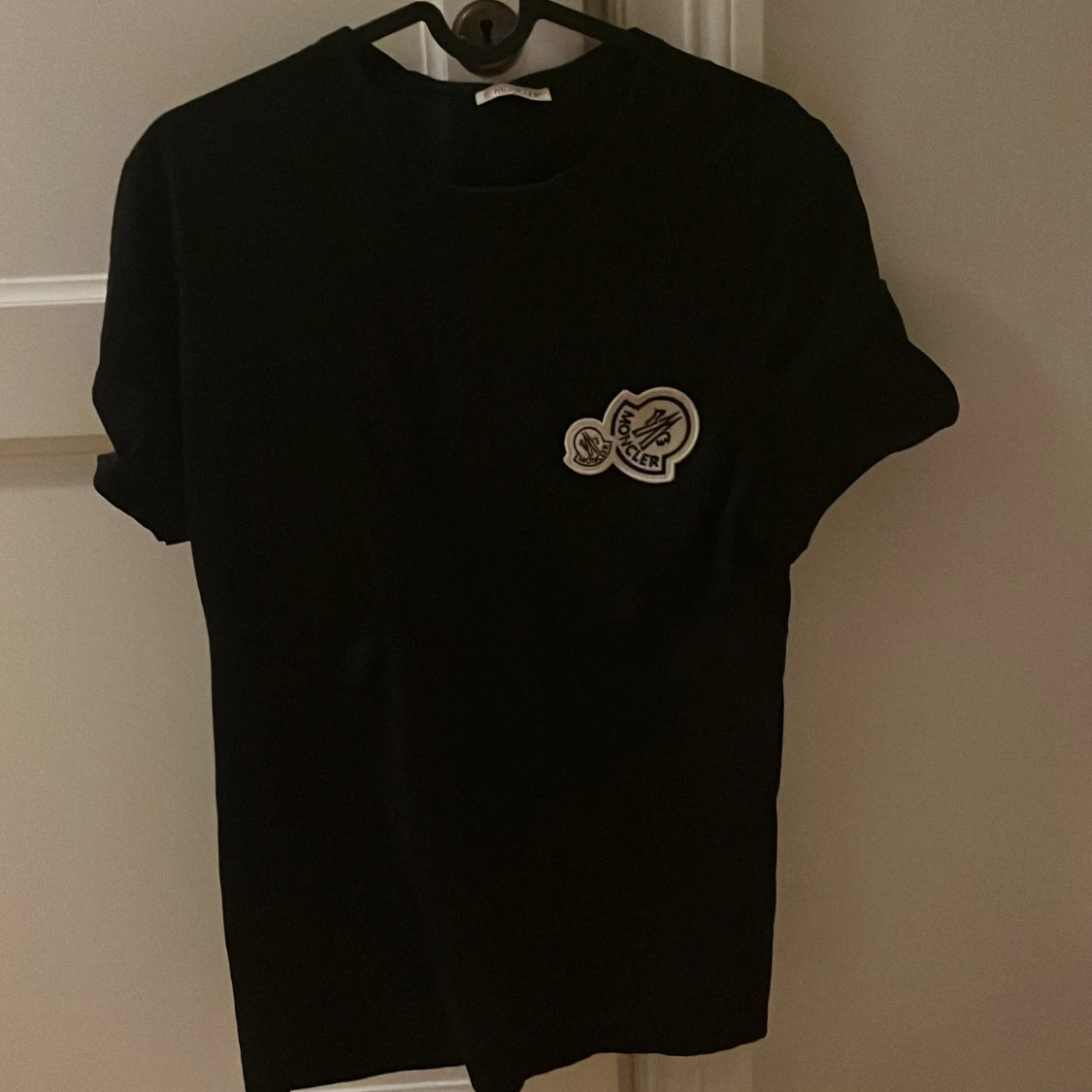 Svart Moncler t-shirt med patch