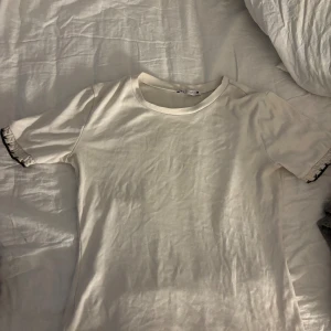 T shirt zara - T shirt från Zara storlek S 