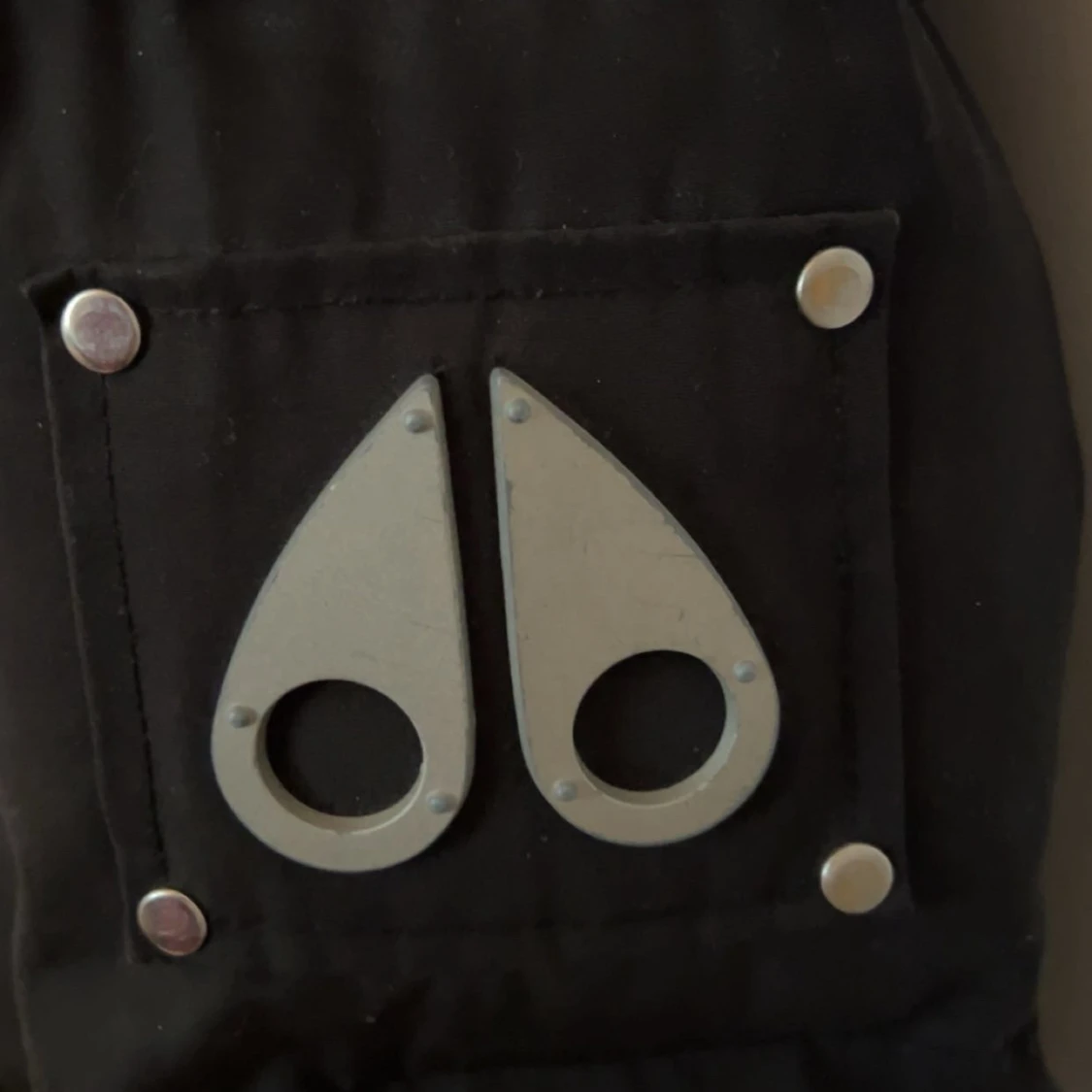 Svart dunjacka Moose Knuckles med päls - 4