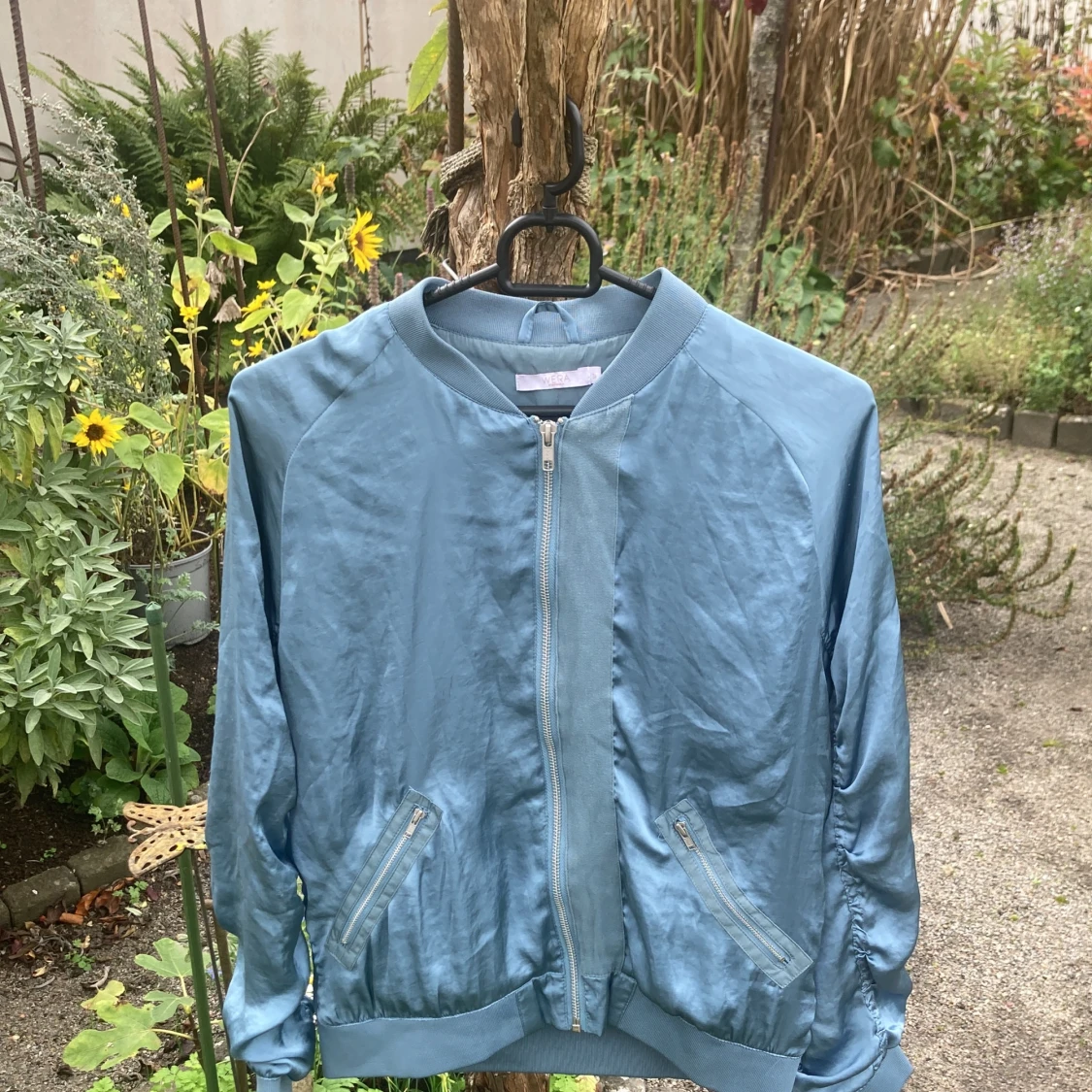 Blå bomberjacka från Wera Stockholm