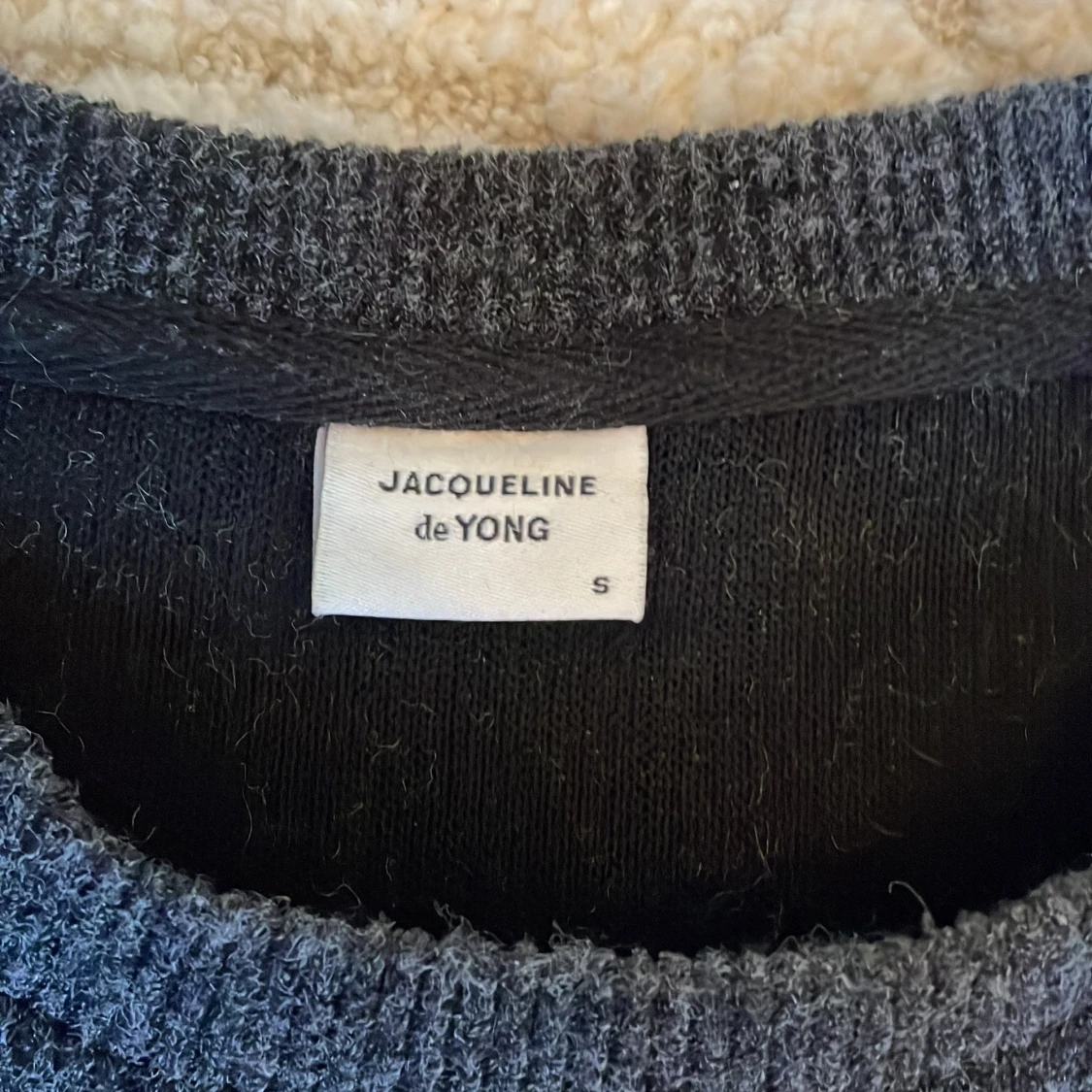 Mörkgrå ribbad tröja Jacqueline de Yong - 1