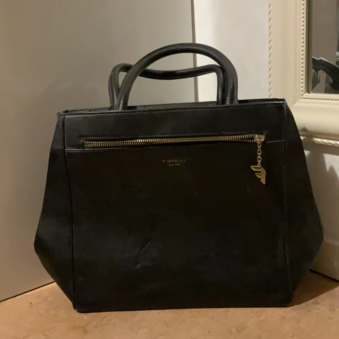 Svart handväska från Fiorelli