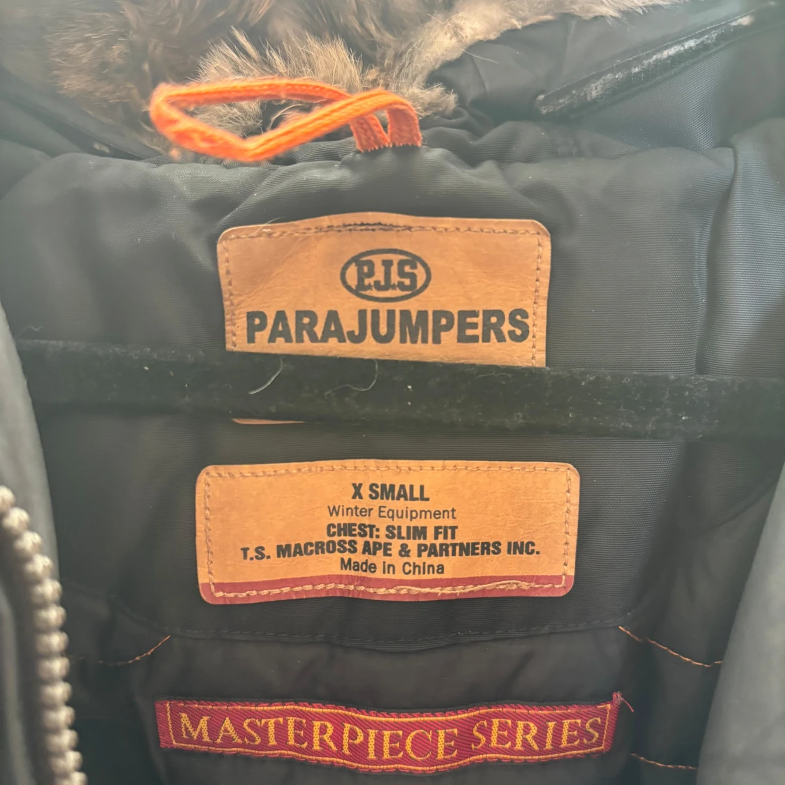 Svart Parajumpers parkas med päls - 3