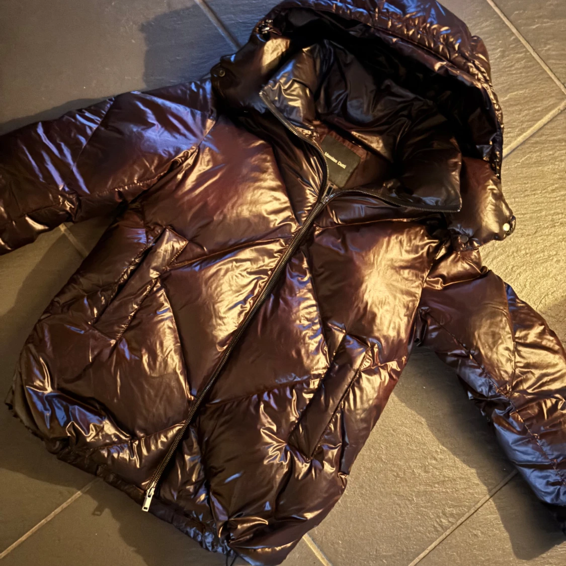 Vinröd pufferjacka Massimo Dutti