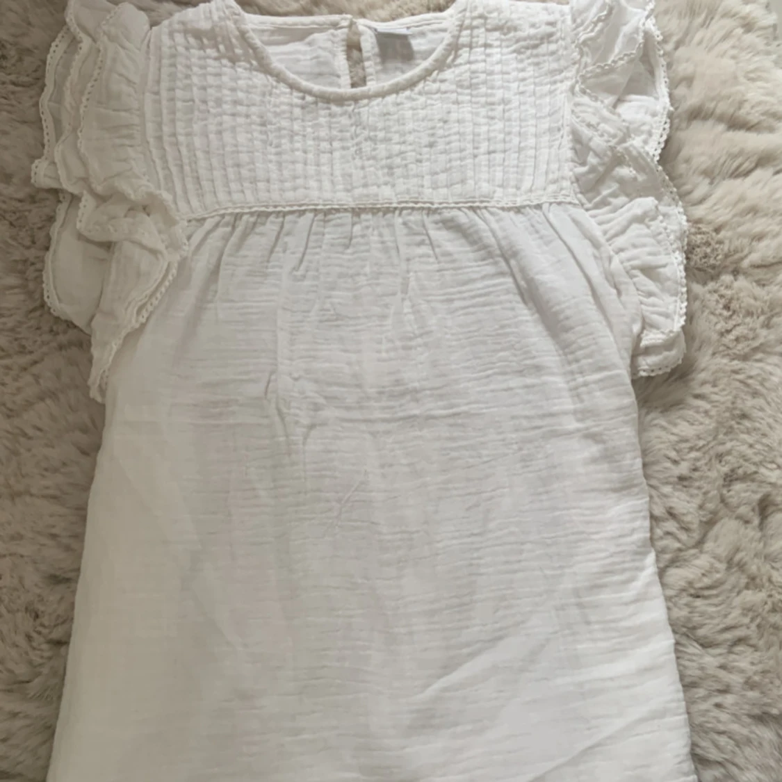 Vit volangblus från Lindex - 1