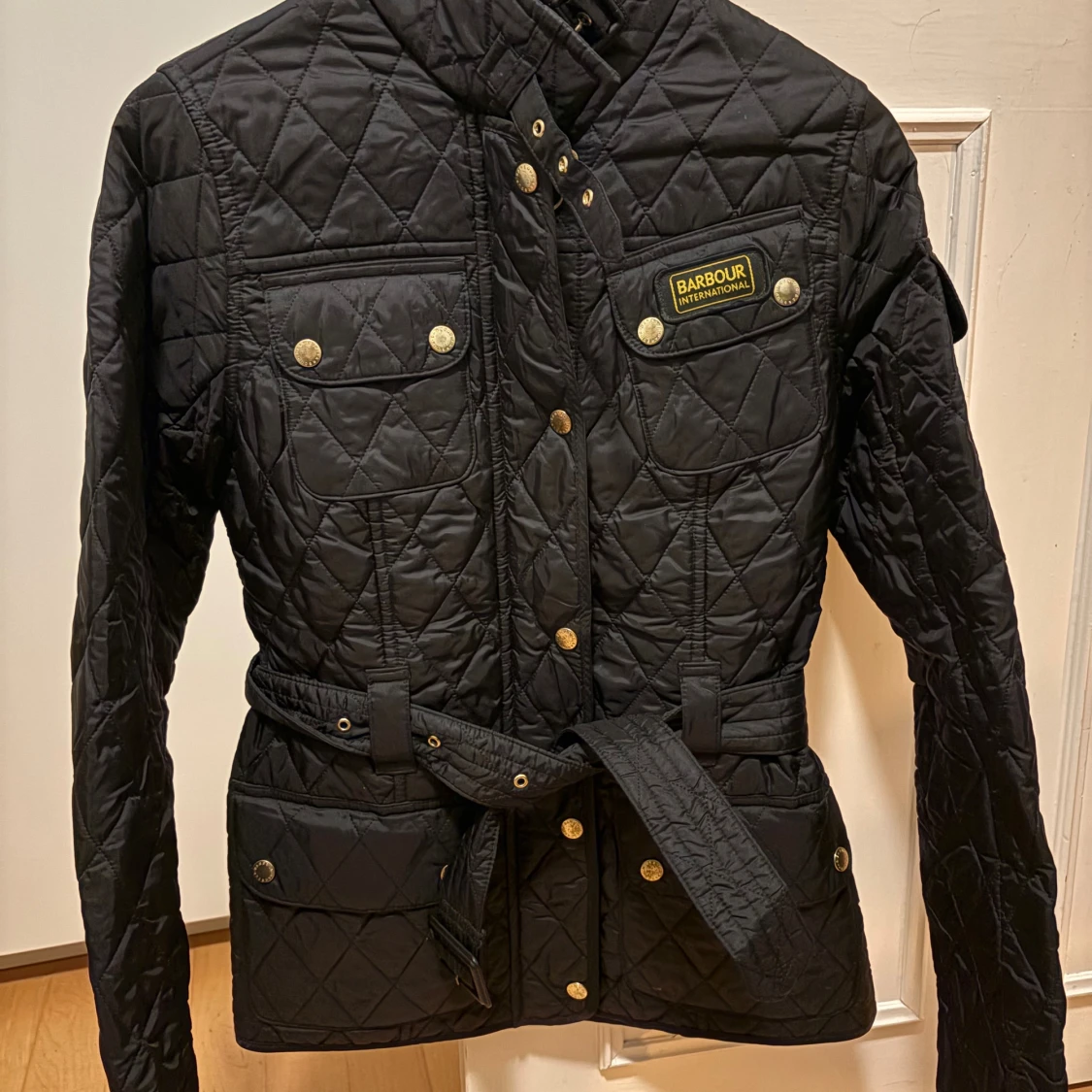 Svart quiltad jacka från Barbour