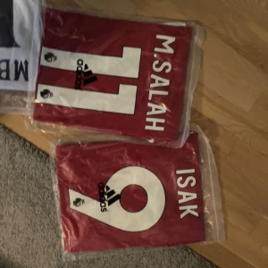 Liverpool tröjor  - Salah Isak 