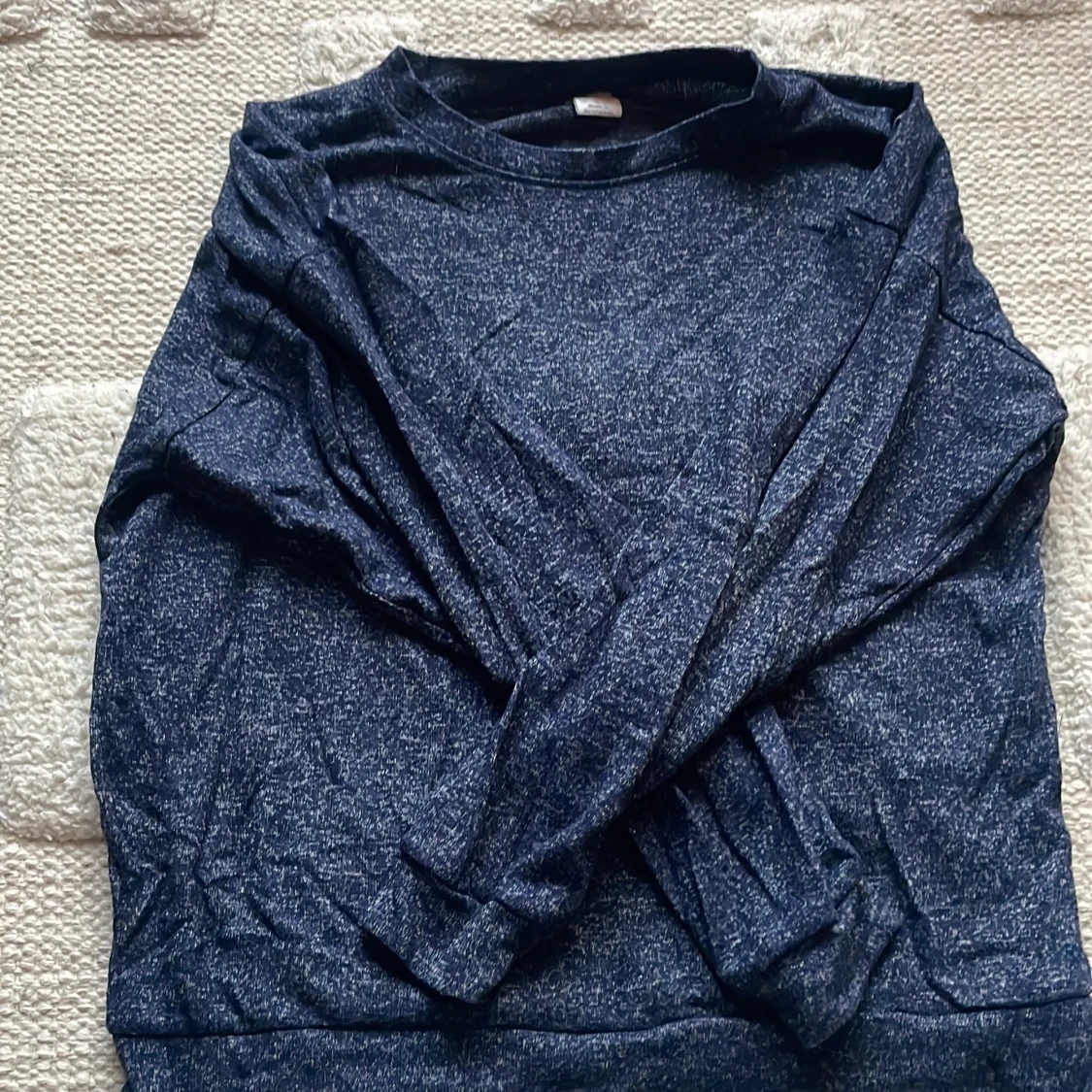 Mörkblå långärmad tröja - 1