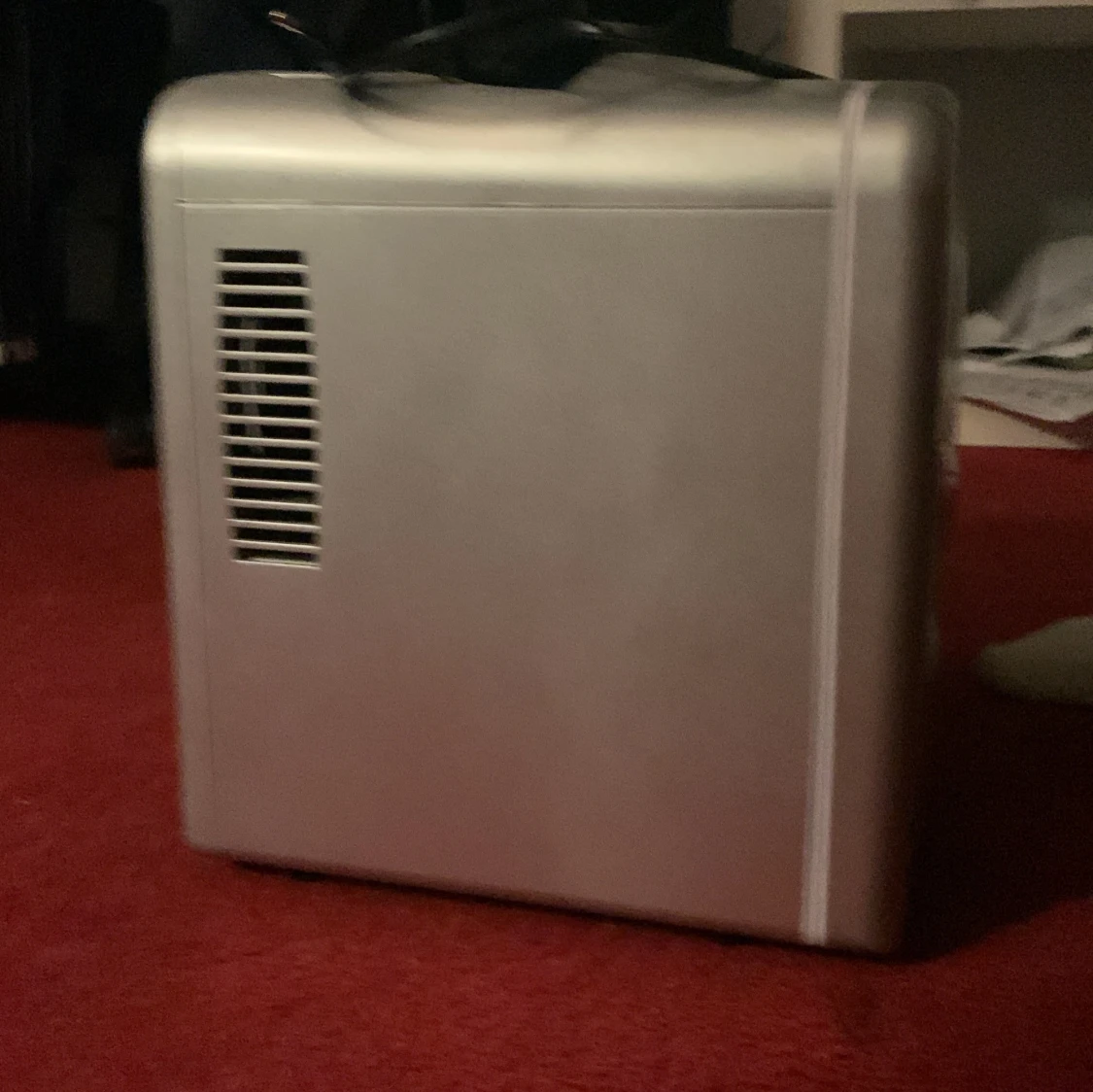 Mini kylskåp med värme- och kylfunktion - 1