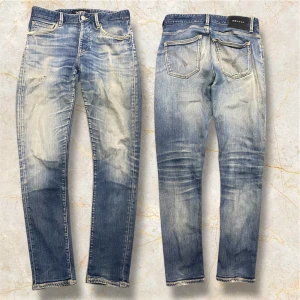 Feta dondup jeans - Feta limited edition dondup jeans med mycket slitningar och fet tvätt. 