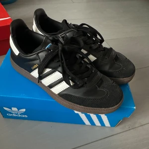 adidas samba - worn 2-3 times. Dm if u need more information/photos. Send yr offer 💓