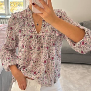 Blus - Fin blus från Neo Noir i toppen skick!