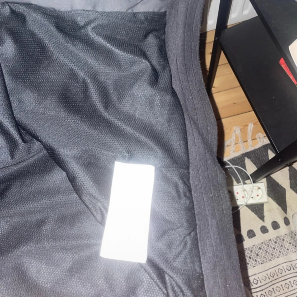 Svart vindjacka från Nike med huva - 2