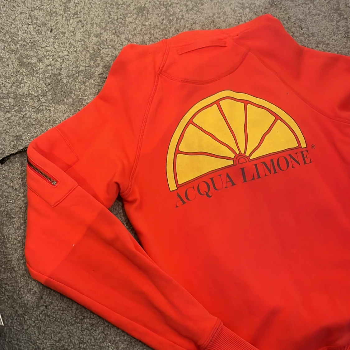 Röd hoodie från Acqua Limone XS - 1