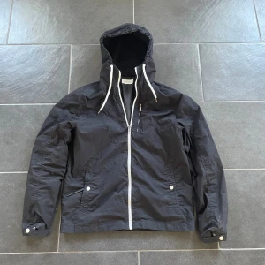 Pier one jacka  - Snygg vindjacka i bra skick | Ifrån märker pier one storken M | Hör av er vid funderingar 