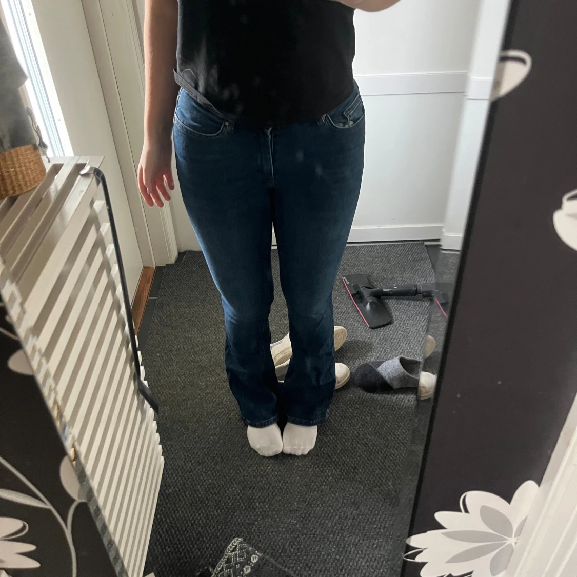 Blå bootcut jeans med normal midja