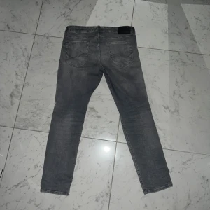 Slim Glenn jeans - Riktigt snygga J&J jeans.  Model Slim glenn. Skriv vid funderingar💬