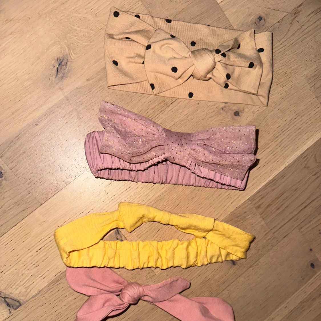 Färgglada diadem med rosetter och mönster pannband  - 1