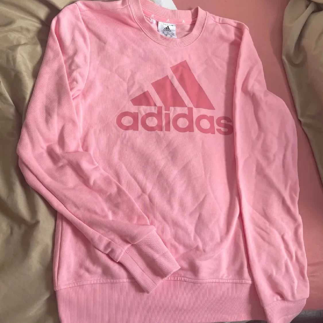 Rosa adidas tröja