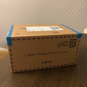 CAIA kalender - Hejjj säljer min ena Caia kalender då jag fick en av mamma och en av pappa💕 värdet är över 8000kr. Oöppnad💕