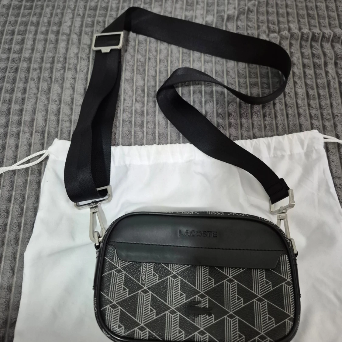 Lacoste väska - 90