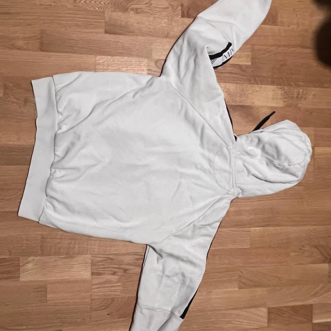Vit hoodie från EA7 Emporio Armani - 1