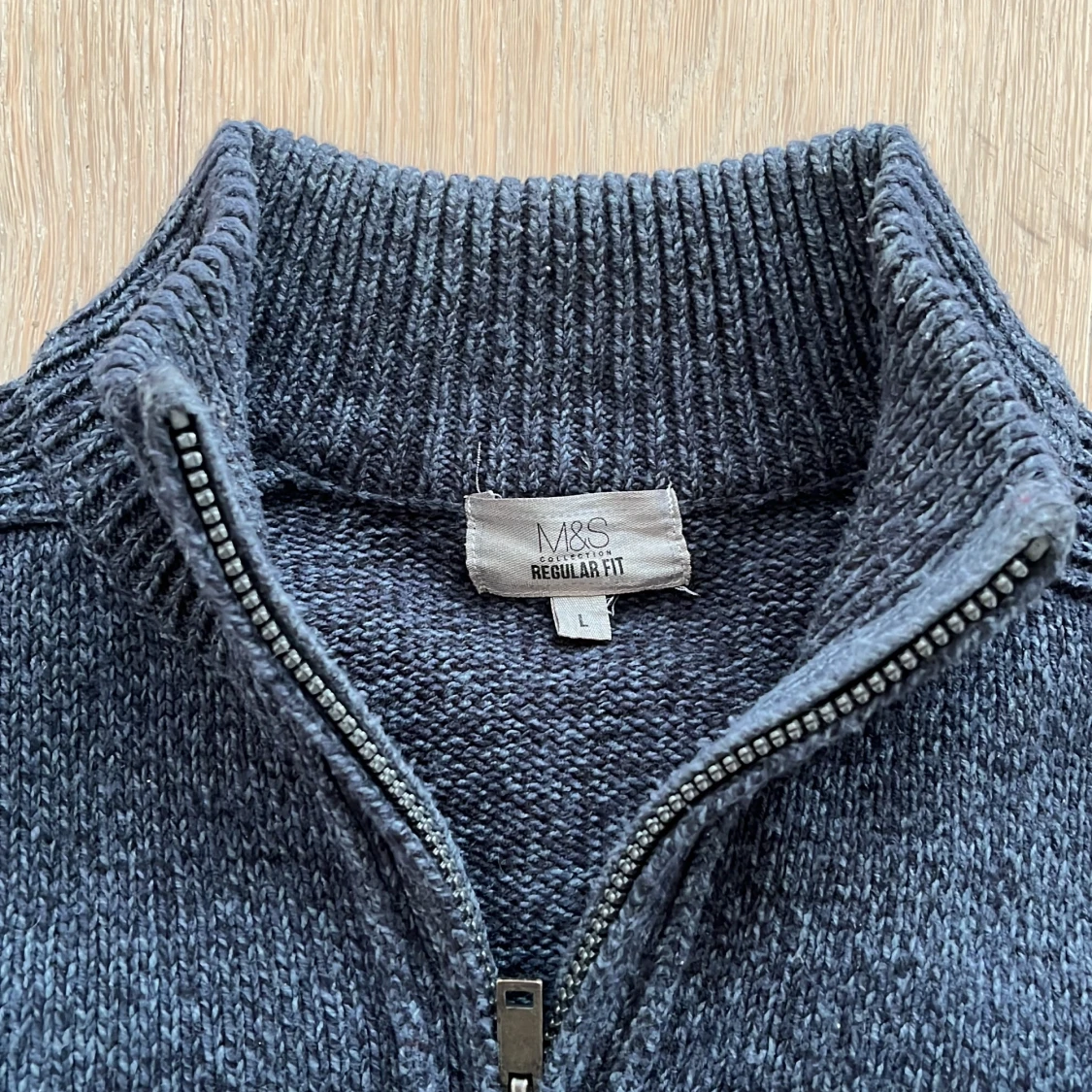 Mörkgrå stickad kofta  - 4