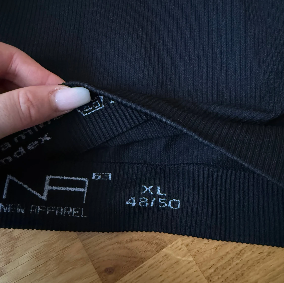 Svart ribbad långärmad tröja XL - 1