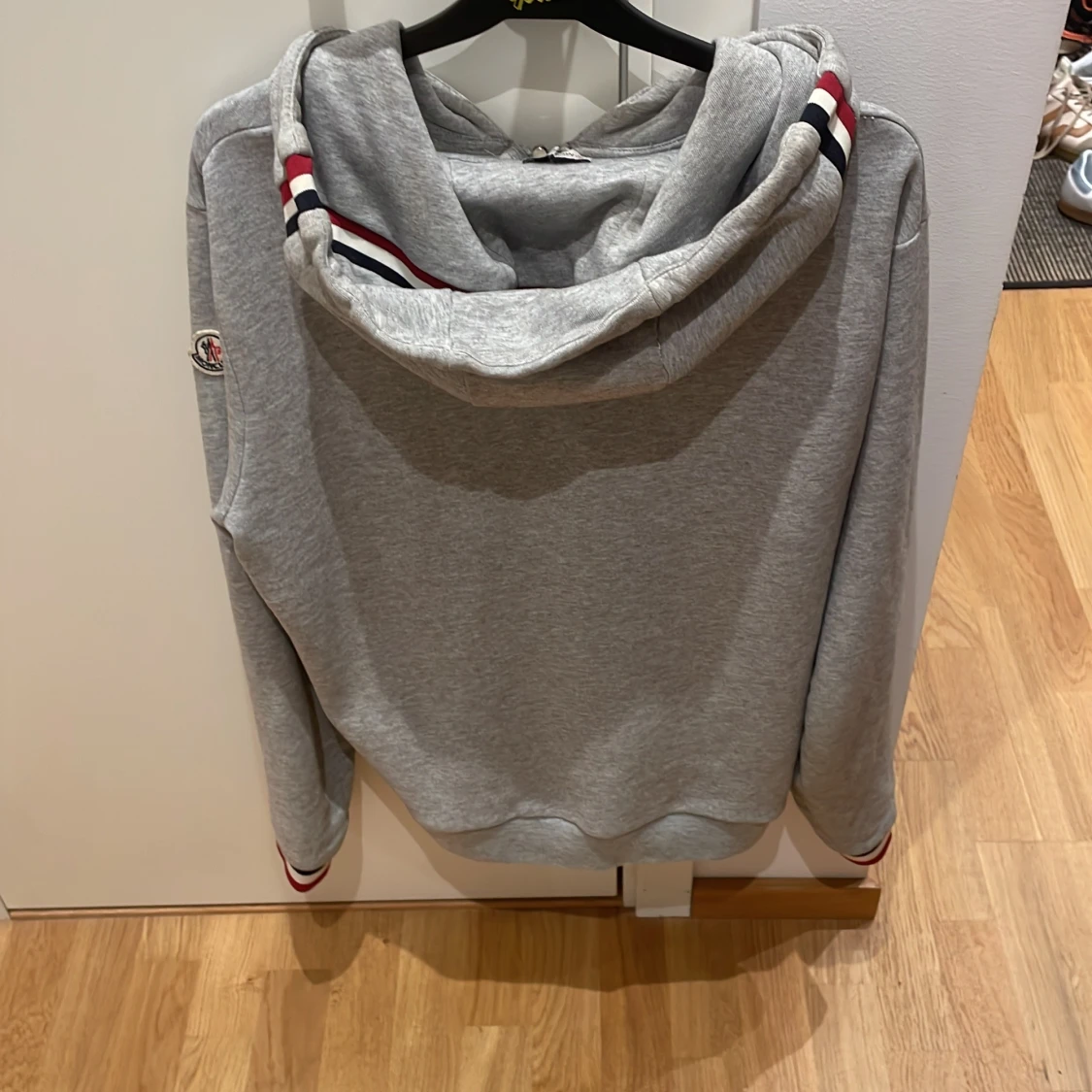 Grå Moncler hoodie med dragkedja - 1