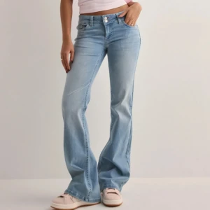 Nelly Stitch jeans - Säljer mina Nelly stitch jeans då dom aldrig kommit till användning! St 38 SOM NYA!! 