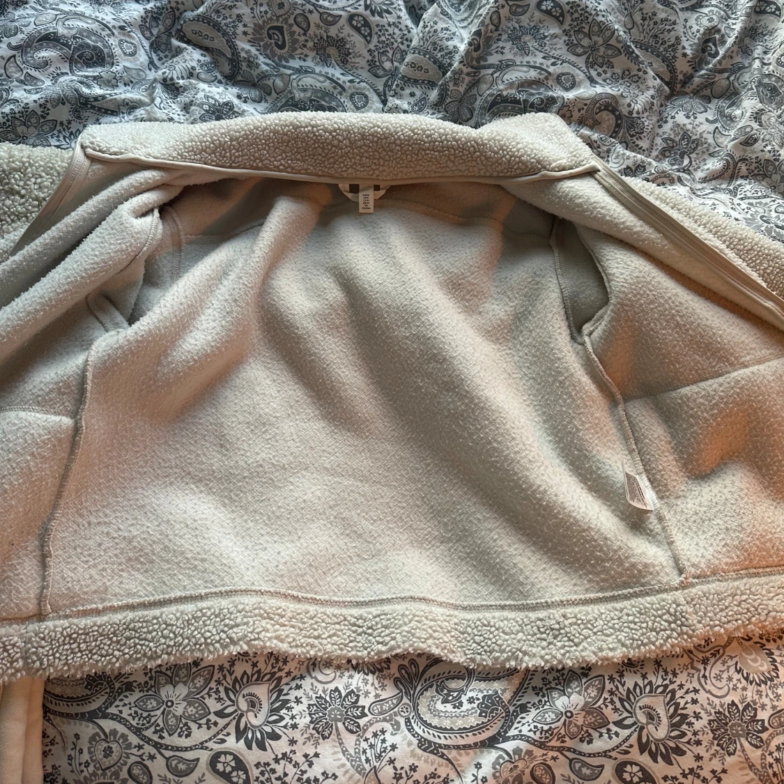 Beige teddyjacka från H&M, storlek M - 3