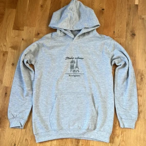 Studio Silvano hoodie - Studio Silvano hoodie! Helt ny! Size: XS, fits: 160-173! Tryck på köp nu för att köpa! Fast pris 🙌