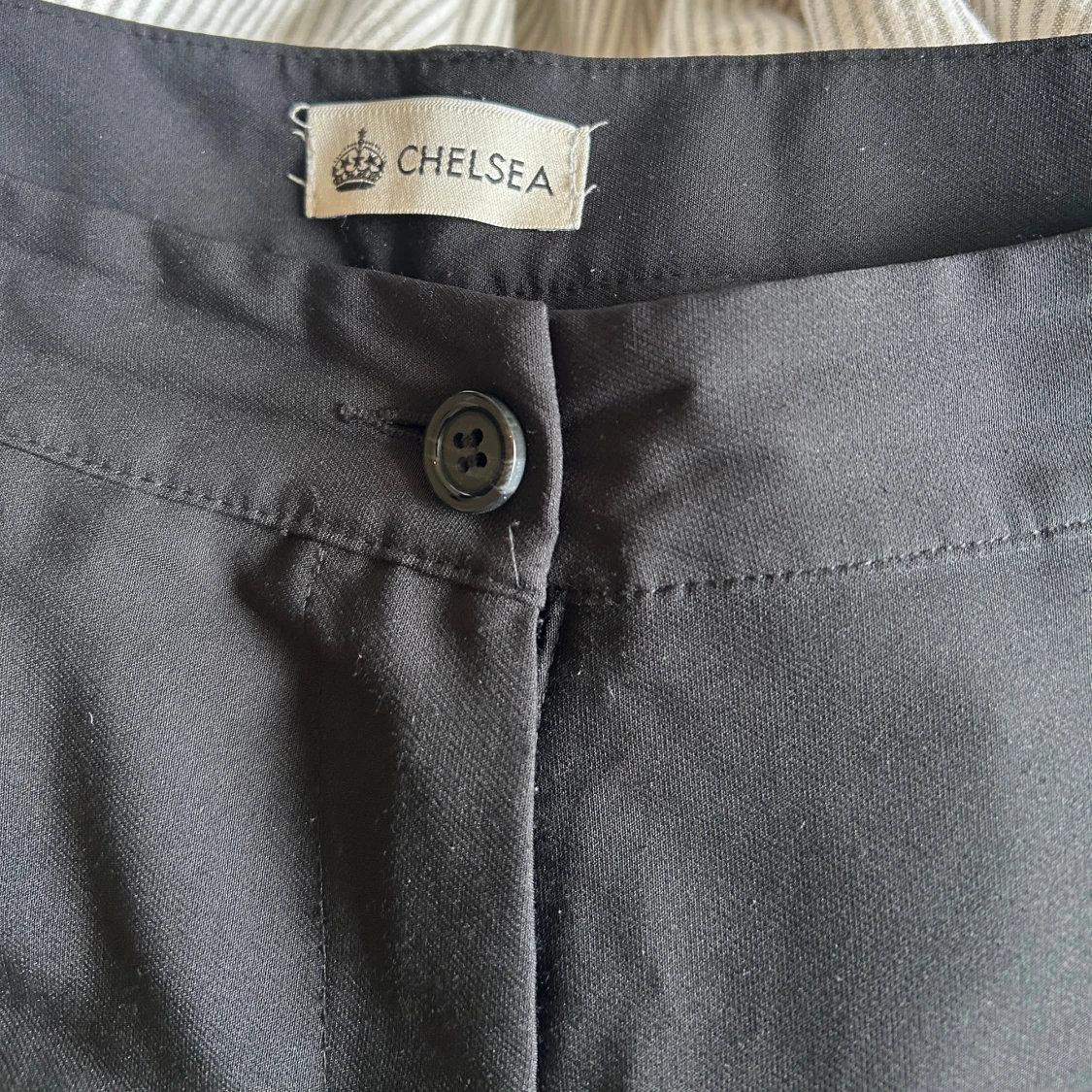 Svarta kostymbyxor från Chelsea - 1