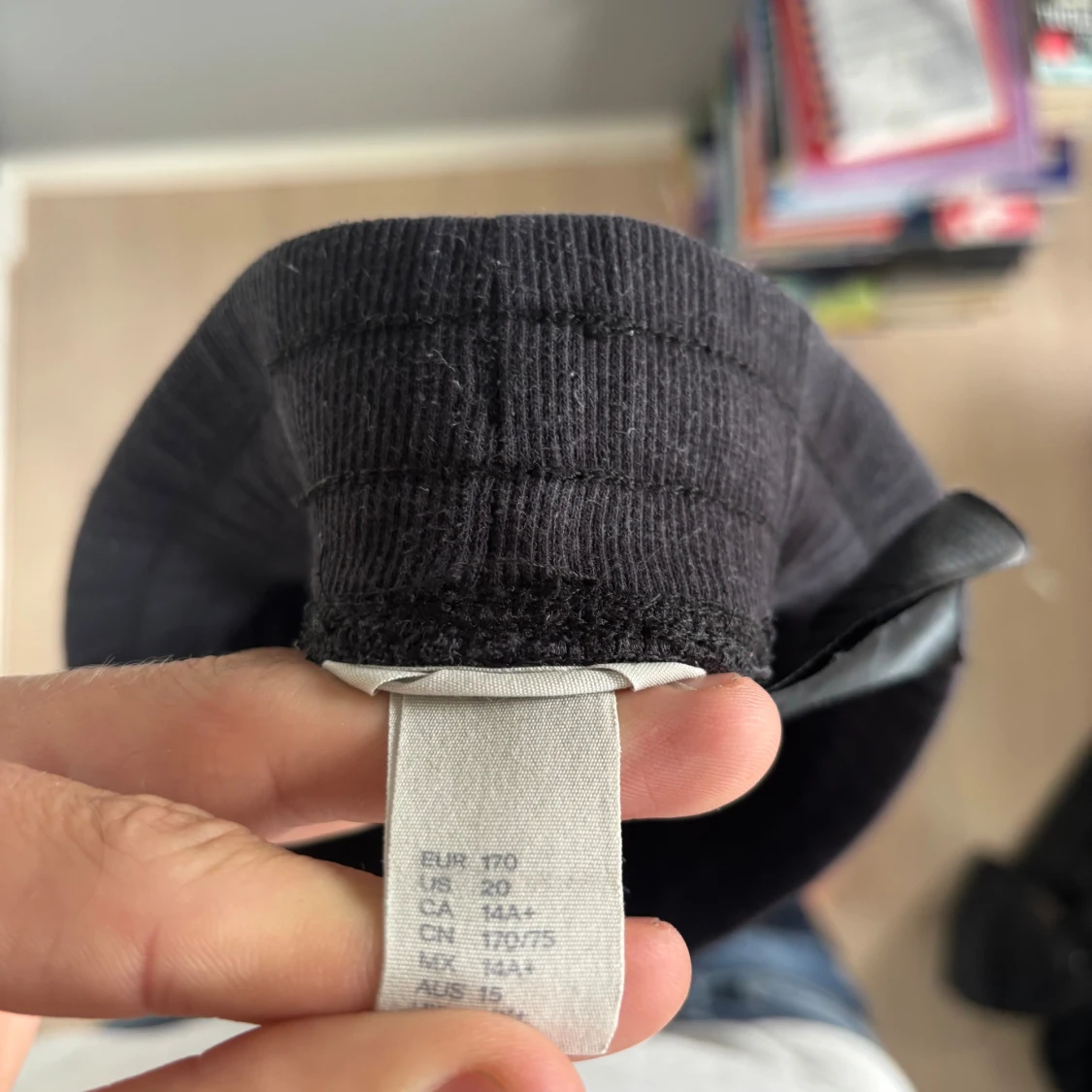 Svarta mjukisbyxor i storlek 170 - 1