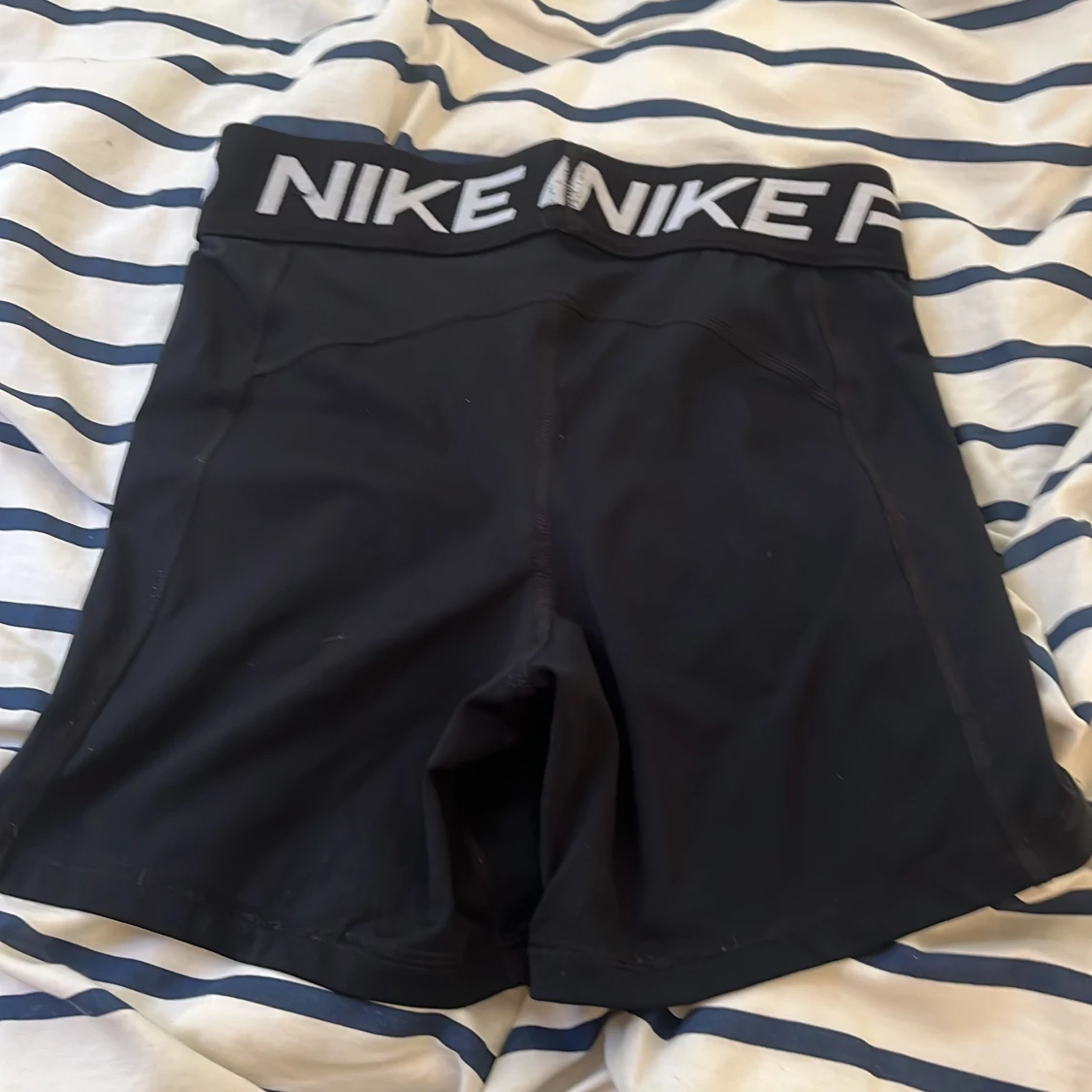 Nike Pro Dri-FIT svarta träningstights - 1