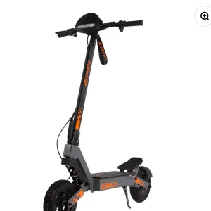 Kukirin G2 - Kukirin G2 el-scooter med robust design, stora luftfyllda däck och stötdämpning för bekväm körning. Utrustad med LED-display, stark motor och fotstöd. Snygg grå och orange finish, ser ut att vara i mycket gott skick utan synligt slitage.