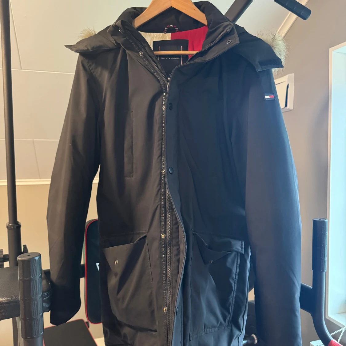 Svart vinterjacka från Tommy Hilfiger