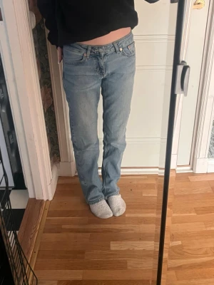 Raka jeans - Snygga jeans från Junkyard. Nypris:600 lägg gärna prisförslag!