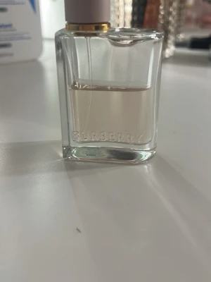Burberry her Eau de Parfum 30ml - Burberry her 30ml, men är kvar lite mer än hälften💗