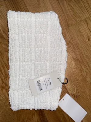 Tubtopp - Med struktur, väldigt fin men inte kommit till användning 🌸