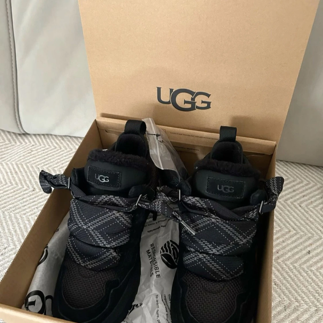 UGG Lowmel, svart sneakers - 1
