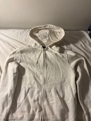 Hm huvtröja - Bra skick samt funkar både för dam och herr