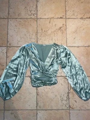 Grön topp - Använd 2-3 gånger. Öppning i magen