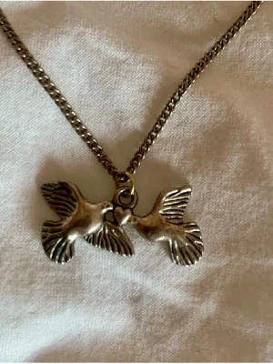 Halsband  - Supergulligt halsband som inte kommer till användning 💕