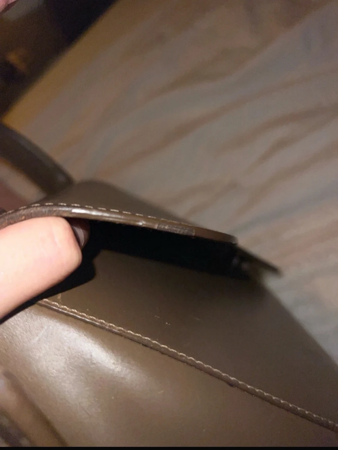 Brun handväska i skinn med snygg form - 3