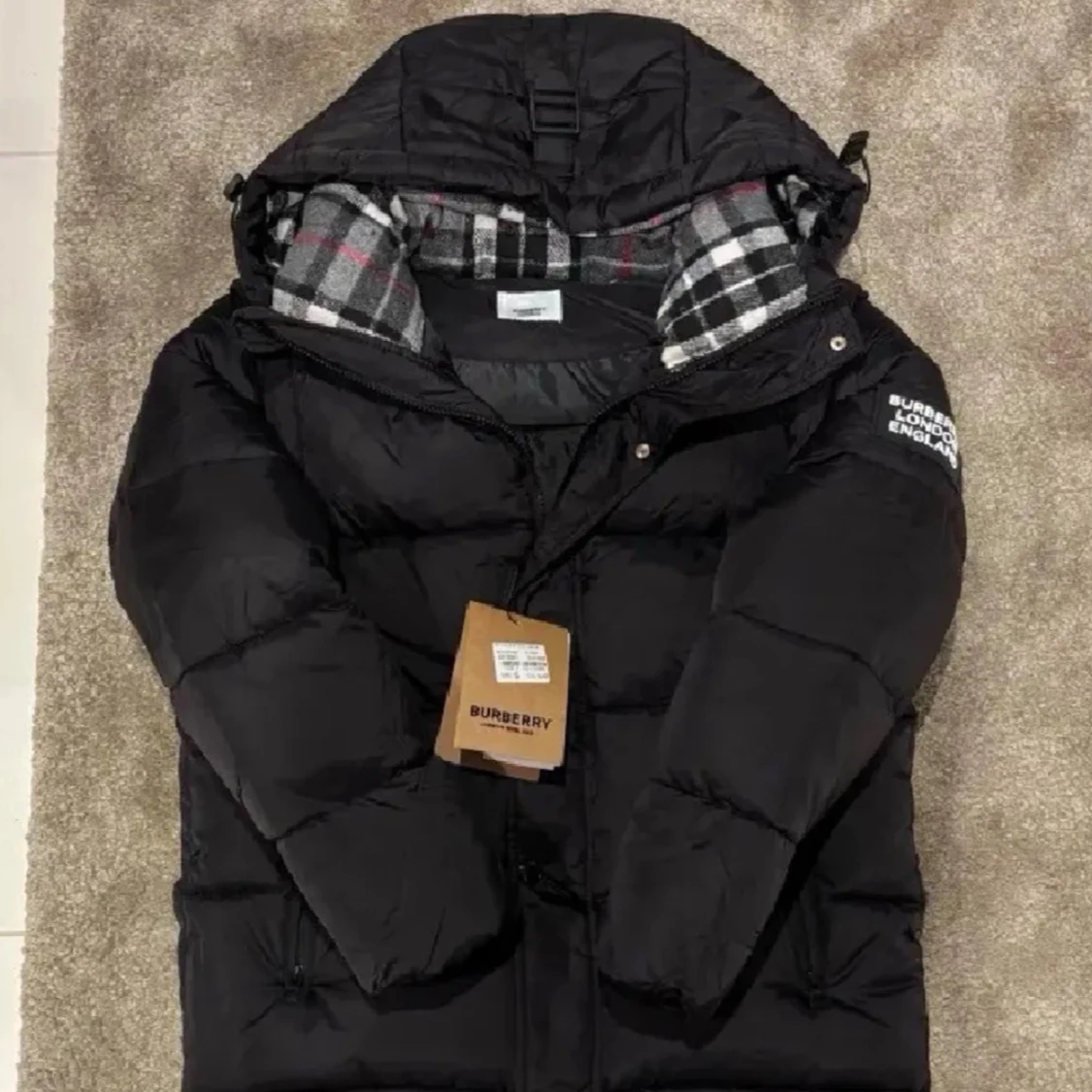 Svart pufferjacka från Burberry