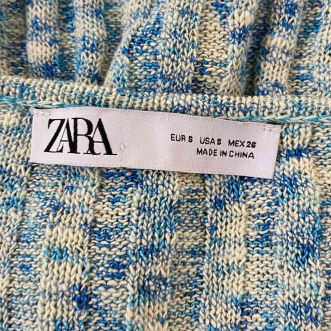 Blåvit ribbad stickad klänning Zara - 2